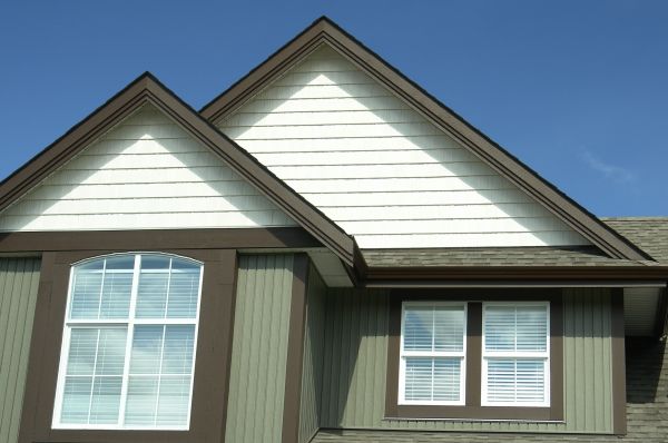 Cost of Vertical Vinyl Siding Repair in Charlotte